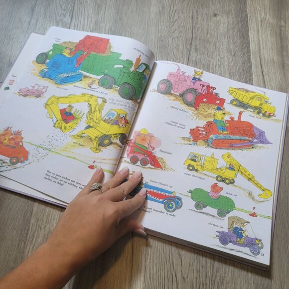 vintage Richard Scarrys Cars and Trucks and Things That Go Book golden book - Picture 2 of 14